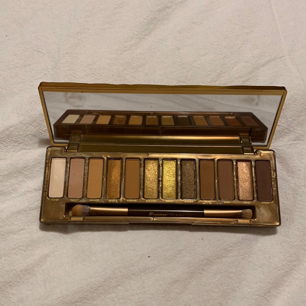 Urban decay naked honey palette